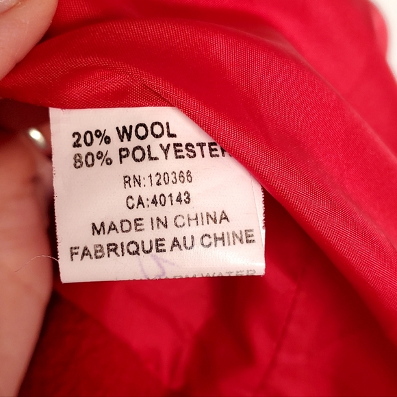 Red Capelet - Picture 10 of 13